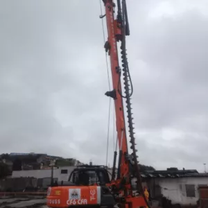 Буровая установка Tes Car CF6 произведенная на базе экскаватора HITACHI/ CATERPILLAR